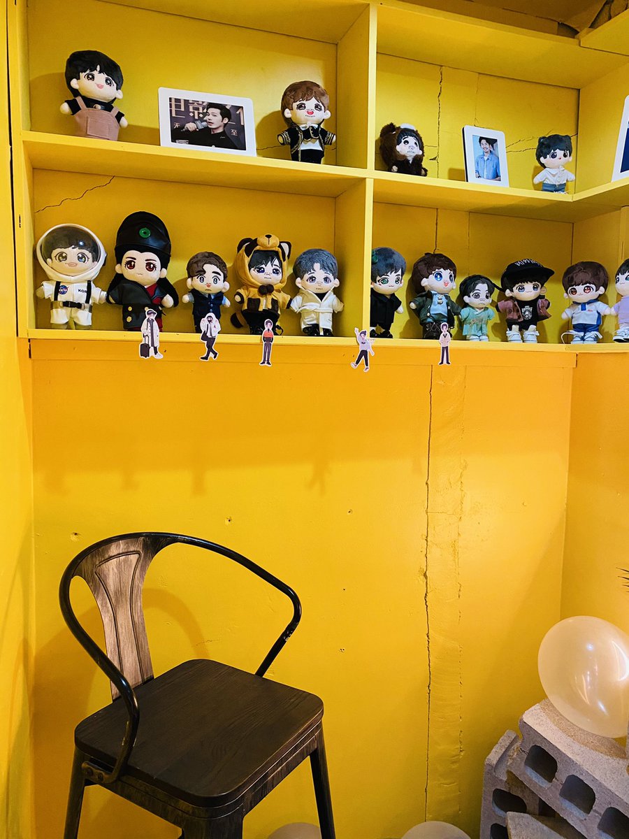 jeokdog's tweet photo. 후다닥 다녀옴 집에 가서 또 일해야해서 10분만에 음료 원샷하고... 너무 예쁘네요 준비하신분들 너무 고생하셨을듯 ㅠㅠ 백우야 생일 축하한다 잘살아라 
#4월의_하얀우주 
#HAPPY_BAI_DAY
#우리의_우주는_너야 https://t.co/KKz3aJOOV3