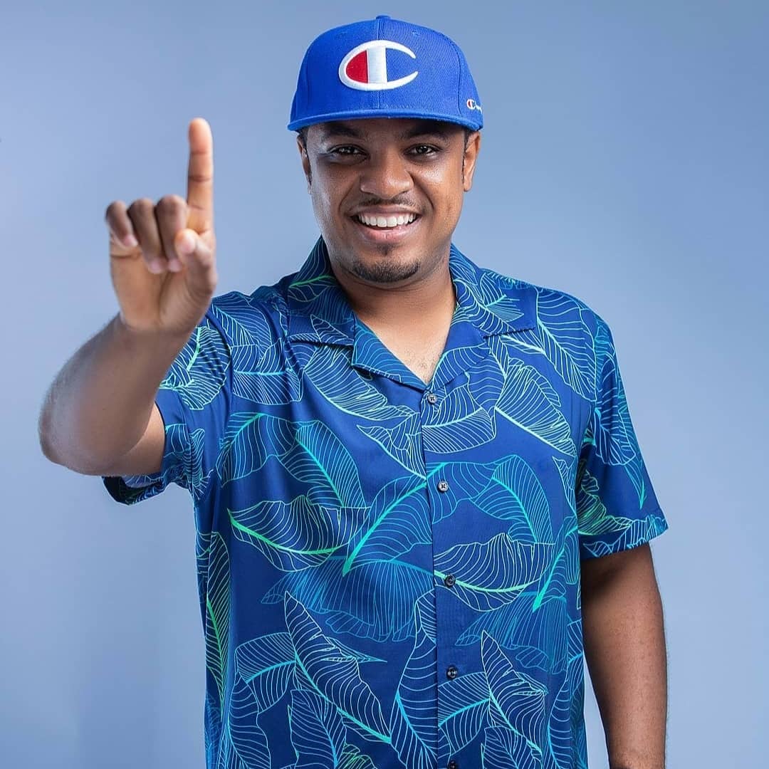 aftownmusic's tweet image. Check out @drcryme 's 5 track self-titled EP dubbed #Kwasi on aftownmusic. 
Download the aftownmusic app, sign-up and press play. 
efie.co/KwasiTheEP

#NewMusic #DrCryme #aftownmusic