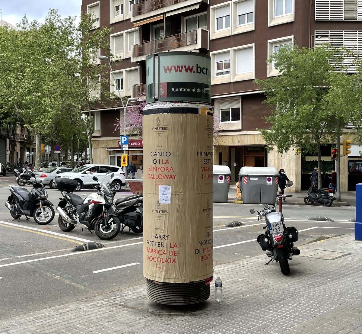 Llibreria Finestres tweet media