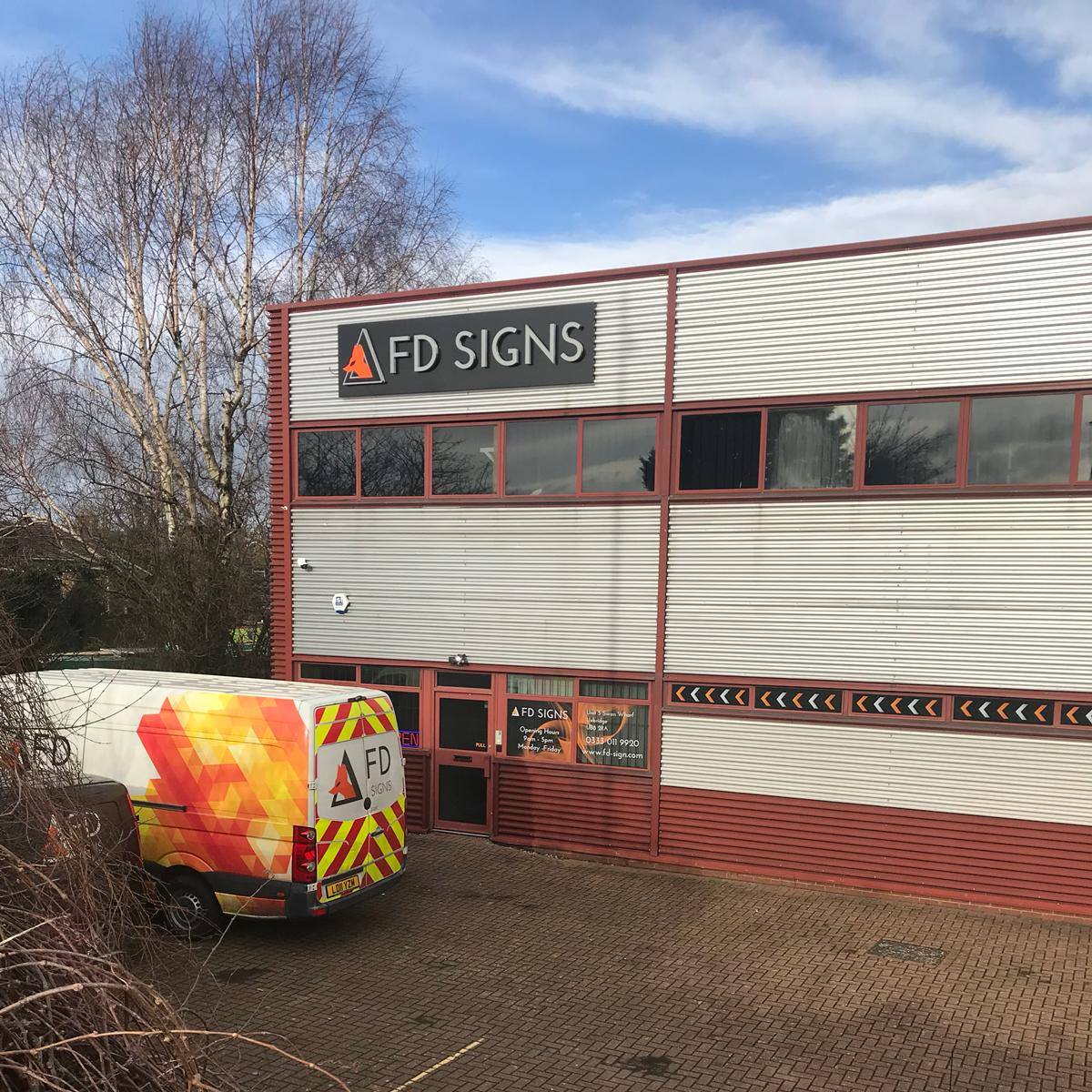 FD_Signs's tweet photo. 💥WE HAVE MOVED💥 We are excited to announce Fd Signs have moved to a new and improved workshop. Our opening hours are Monday- Friday 9am-5pm. We look forward to seeing our new and existing customers. For any information or to make an appointment please call us on 03330119920 https://t.co/lwn5KnsGkO