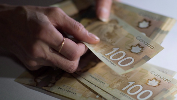 BNNBloomberg's tweet photo. 53% of Canadians within $200 a month of insolvency: MNP via @PattieCTV  https://t.co/kwmd4jgIwg https://t.co/pTH8c4Kv7r