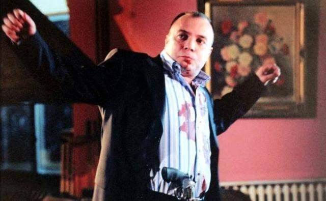 Dizi tarihinin en sevilen karakterlerinden biri Süleyman Çakır.  Üzerinden 17 yıl geçmesine rağmen sevenleri tarafından unutulmadı. Vadiciler yine twitter gündemini doldurmuş😊 Bu kadar efsaneleşmesinde Oktay Kaynarca'nın etkisi büyük. 

"Ne güzel İstanbul be " 

#SüleymanÇakır