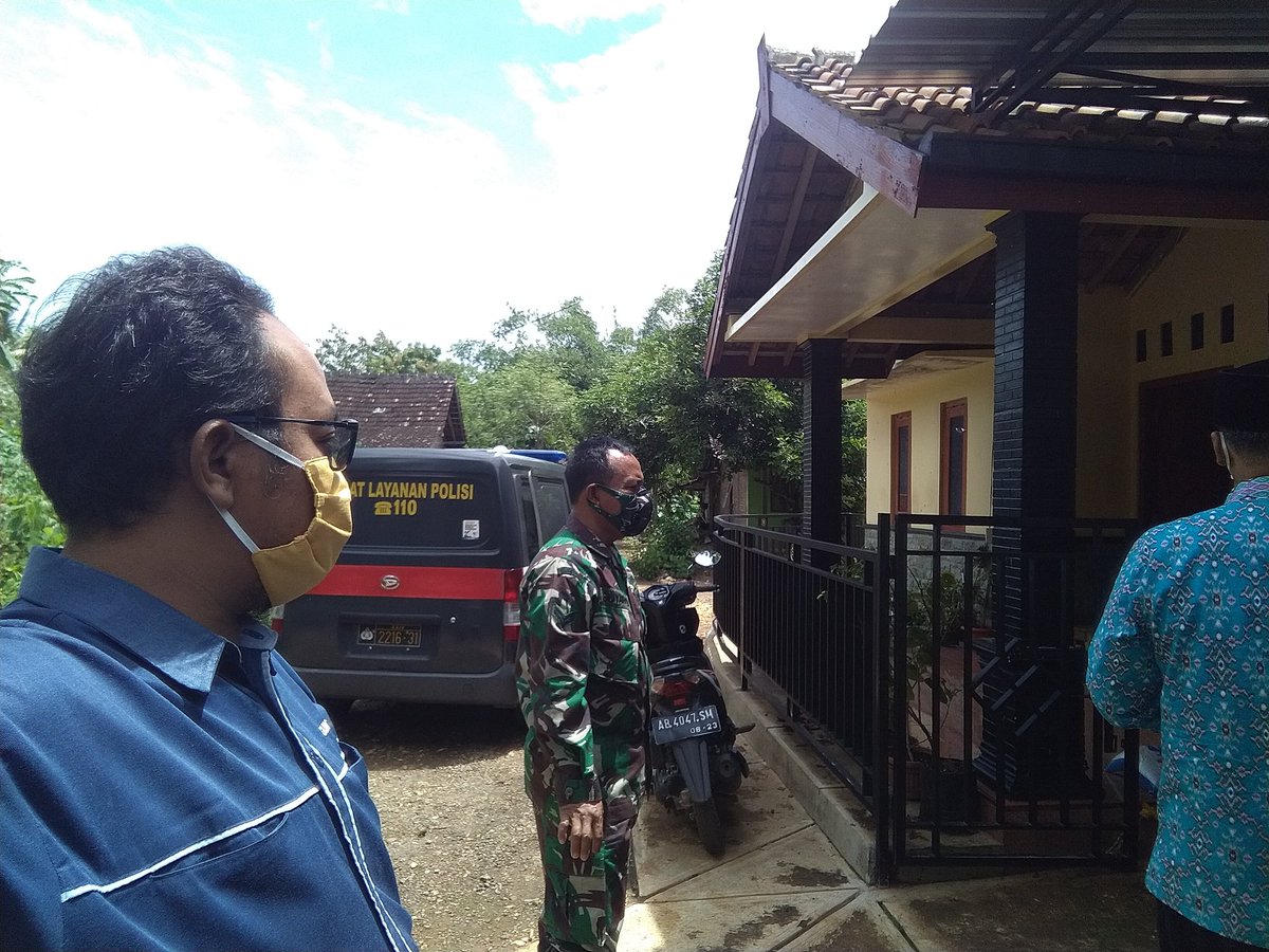 yunuspdp's tweet photo. sampaikan kepada yang berhak
distribusi logistis untuk warga isolasi mandiri
#PPKMMikro 
@halimiskandarnu
@imansyukri
@malik_haramain
@taufikmadjid71
@yusradaridesa
@PmdPuspen
@tppkemendes
@kemendesapdtt
@herrysantoso74 @agung_margandhi https://t.co/v6QYOtsKbL