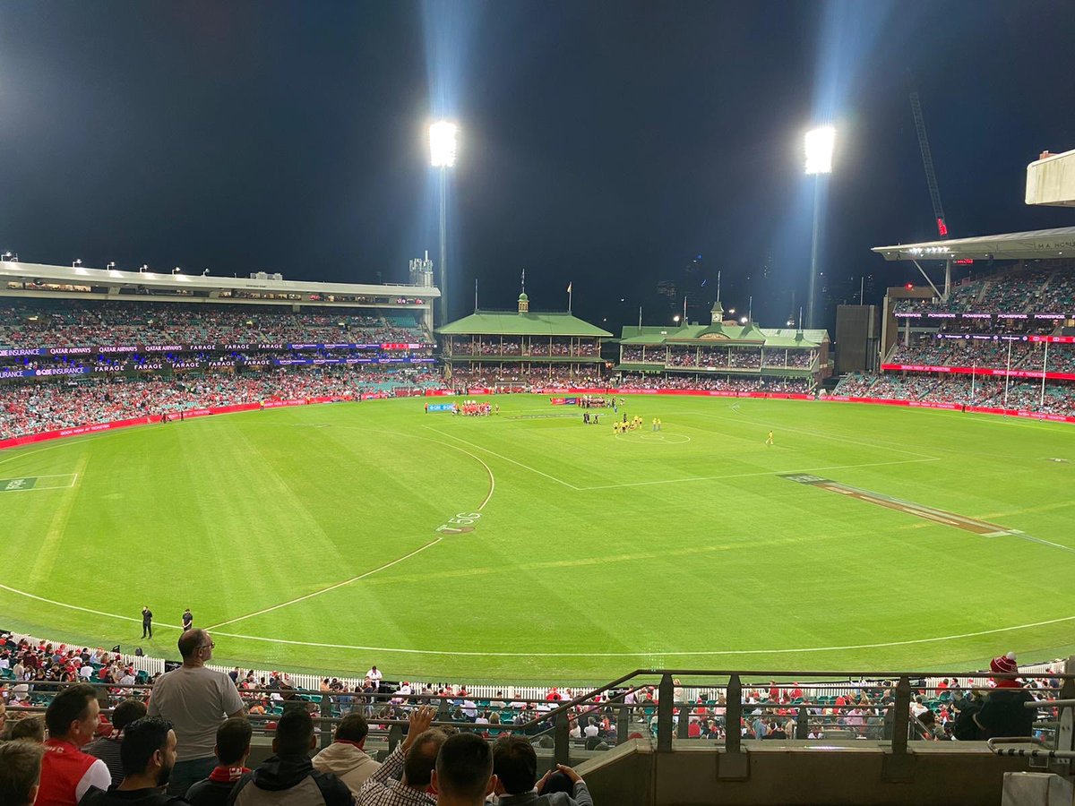 kellier07's tweet image. Thursday night lights ❤️🦢 Cmon #Swannies