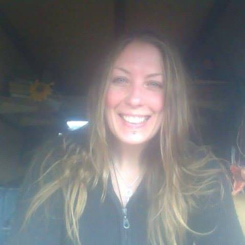 MelFlynn6's tweet photo. Today I say goodbye to my weird and wonderful hard core hippie friend Anita.  She built cob houses, made steel tongue drums and understood permaculture.  Her support over the past 2 years was amazing. Eternally grateful to have had such a beautiful and caring soul in my life. https://t.co/OHihdzGSuZ
