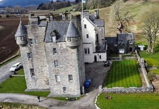MenziesClanSoc's tweet photo. Castle Menzies looking fresh with its first cut of grass around the castle and the walled garden! Thanks AWC Landscapes for doing such a magnificent job. The walled garden lawn on the lower level has never looked so beautiful. (Sue)
@awclandscapes https://t.co/X3qhtt8WdA