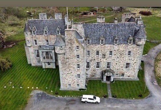 MenziesClanSoc's tweet photo. Castle Menzies looking fresh with its first cut of grass around the castle and the walled garden! Thanks AWC Landscapes for doing such a magnificent job. The walled garden lawn on the lower level has never looked so beautiful. (Sue)
@awclandscapes https://t.co/X3qhtt8WdA