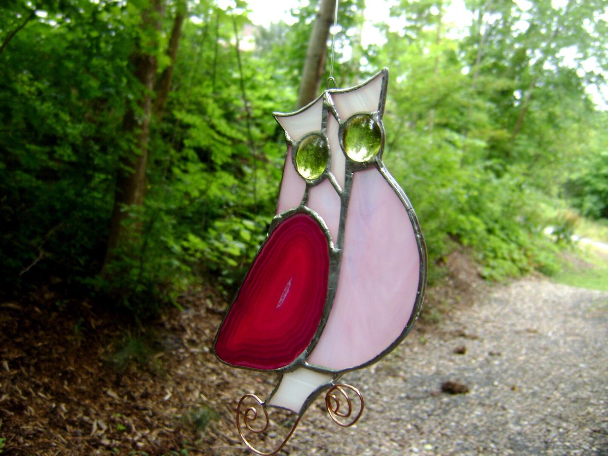 GothicGlass's tweet photo. Excited to share the latest addition to my #etsy shop: #GlassOwls #StainedGlass #WindowDecor #ArtDeco #Pink #Agate #Geode #Birds #GiftsForMom #owls #stainedglassowl #owlsuncatcher #gothicglassstudio #pinkowl #madeincanada #etsyhandmade #buylocal https://t.co/s2tohWOGRp https://t.co/iNGKxXLHZr