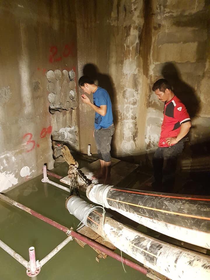 northsau1's tweet photo. กำลังทำให้อยู่นะ เอาสายไฟลงดิน งานมันไม่ง่ายเหมือนเขียนด่าเขียนบ่นลงโซเชี่ยล ขอเป็นกำลังใจให้แรงงานทุกระดับที่ทำงานนี้ https://t.co/brqFYaEUCa