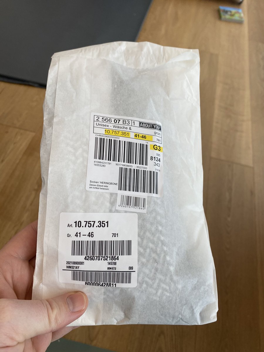 asuessemilch's tweet photo. #startuptesting Gleich mal die Socken aus der Butterbrot-Tüte bestellt. Mal schauen wie lange sie halten und wie lange sie somit für mich persönlich #nachhaltig sind. #cheerio* https://t.co/Y9GfJfQhTZ