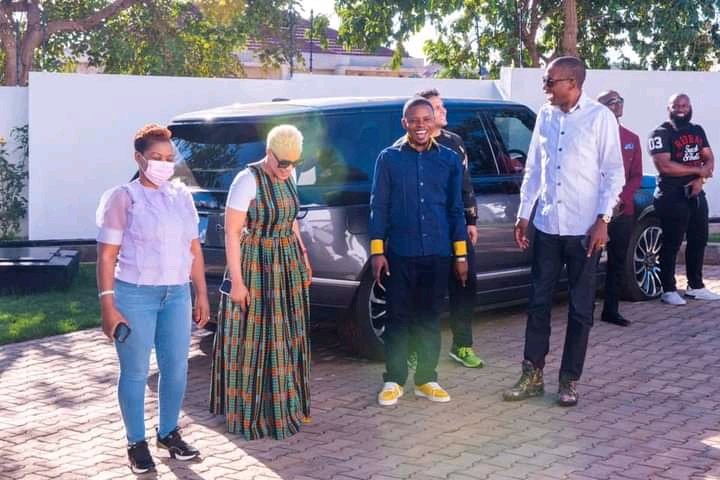 Flamesngoza1's tweet photo. God is in the business of restoring happines .. smiles from Lilongwe @psbushiri @UebertAngel #Majorprophets #Bushiri https://t.co/oR6sJ1SpAz
