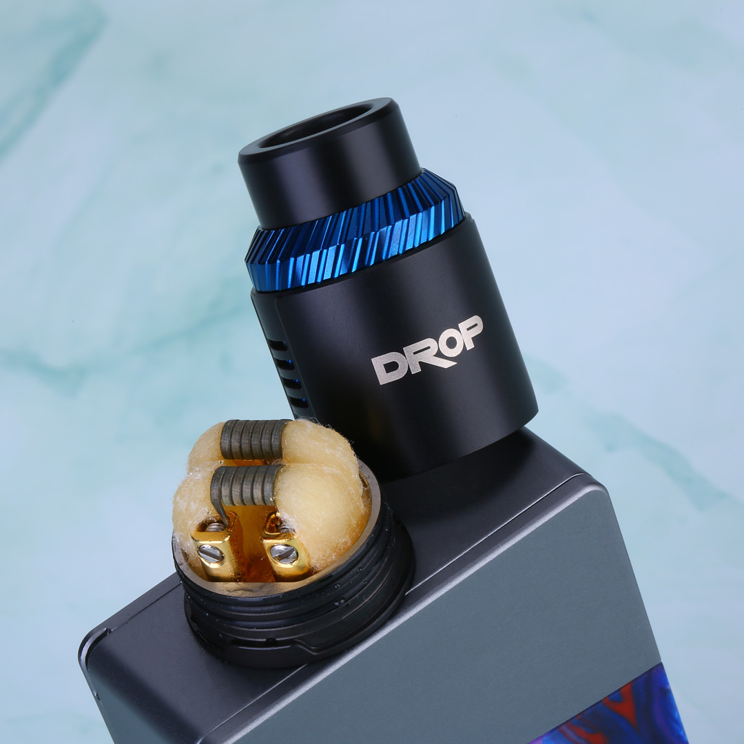 HeavenGiftsCom's tweet photo. Dual coil build on Drop RDA V1.5, dope? 🔥
.
#DropRDA #RDA #flavorchaser #cloudchaser #vapefam #vapeon #vaping #vapor #vapedaily #vapelove #ecig #vaper #vapepics 
Warning: This product may contain nicotine, nicotine is an addictive chemical. https://t.co/Uu7u9EblIK