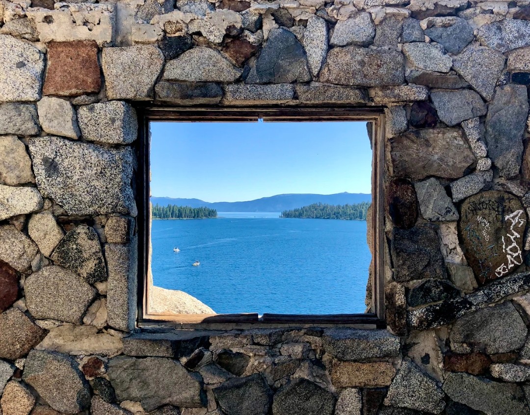 behindthewoman1's tweet photo. Beautiful quote.

'The walls of #Ageing that we create around ourselves must be moved out into a distant horizon. New #goals &amp; aspirations must be set to shed light on the productive, purposeful years, laying ahead.' 
Vinita Gupta.

#thursdaymorning #thursdayvibes 
#quotes https://t.co/5QToAmvZTK