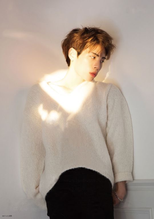 달 tweet media