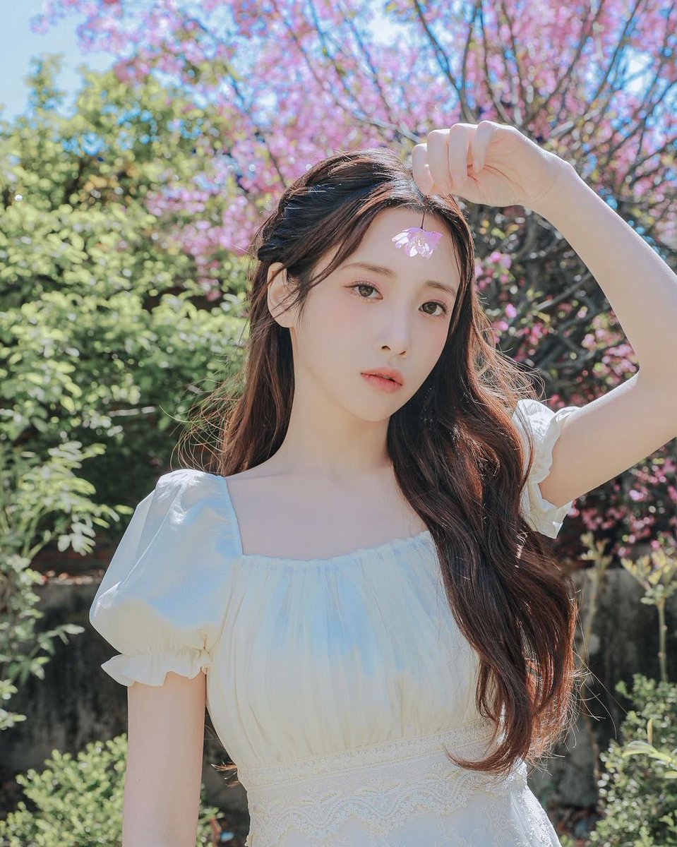maynariza's tweet photo. 𝘴𝘰 𝘣𝘦𝘢𝘶𝘵𝘪𝘧𝘶𝘭 𝘥𝘢𝘺 🌸☁️✨ https://t.co/IfkLpmr0bM