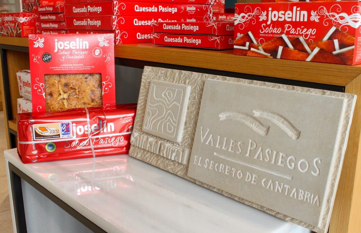 El compromiso con el territorio es fundamental en la elaboración de nuestros productos. Por eso portamos con orgullo el sello "Calidad Rural. Valles Pasiegos", un signo distintivo de las empresas de nuestra comarca donde se valora el cuidado del entorno medioambiental.