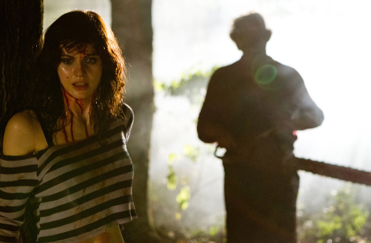 98. TEXAS CHAINSAW 3D (2013)One of the more fun entries in the TCM franchise. A direct sequel to the original, which expands on the story in a fun way.It also stars Alexandra Daddario which is of course a plus. Underrated fun in a great franchise. #Horror365