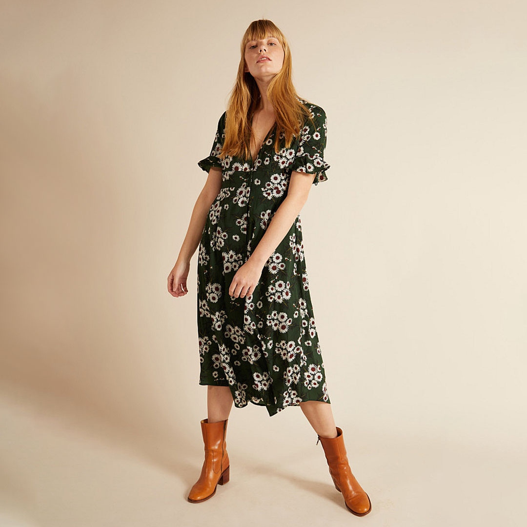 EARLY SPRING SALE / Discover perfect pieces for Spring at heavily reduced prices...⁠
⁠
🌼 Klara wears the Green Daisy Dress 🌼 → l8r.it/Abh8
Shop Sale → l8r.it/Noa9