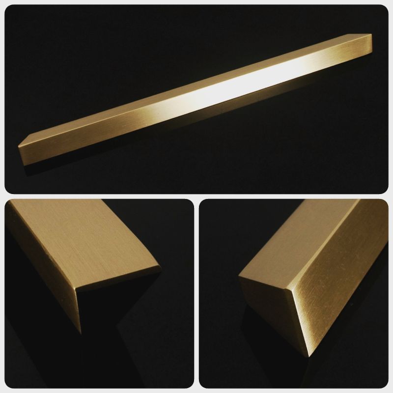Introducing the first sample of our new Bristol Pull Bar in Satin Brass. Made from pure solid brass bar here at our factory in the heart of the Black Country. 🥰 #luxurycupboard #luxurycabinethardware #luxurycabinets #interiordesign #beautifulinteriors #bespokekitchens #brassart