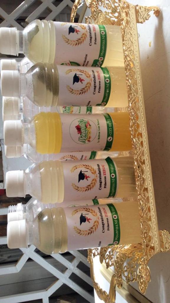 Moumtaz17's tweet photo. [ MOUMTAZ : NOS BOUTEILLES PERSONNALISÉES 🔥]

Pour couronner la joie, pour joindre l'utile à l'agréable, commander Moumtaz pour fêter l'obtention de vos diplômes ou celui de vos proches !

Moumtaz, la bonne compagnie qui va à merveille avec les événements festifs ! https://t.co/62jcet0Wsb