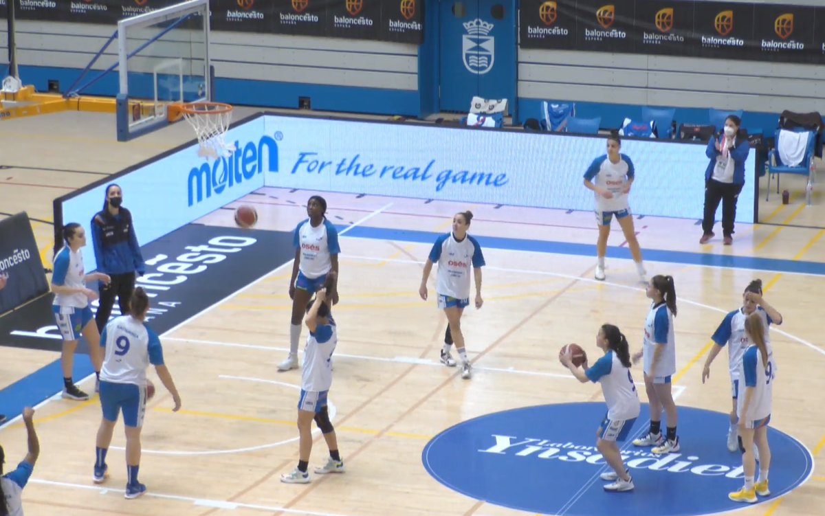 🏀¡Ya estamos preparados para el debut de <a href="/FNBardoi/">FNBardoi</a> en la #FaseAscensoLF2 !
Todas las jugadoras del equipo navarro llevan camisetas con el dorsal de <a href="/amayagast/">Amaya Gastaminza</a>. Bonito detalle de sus compañeras.