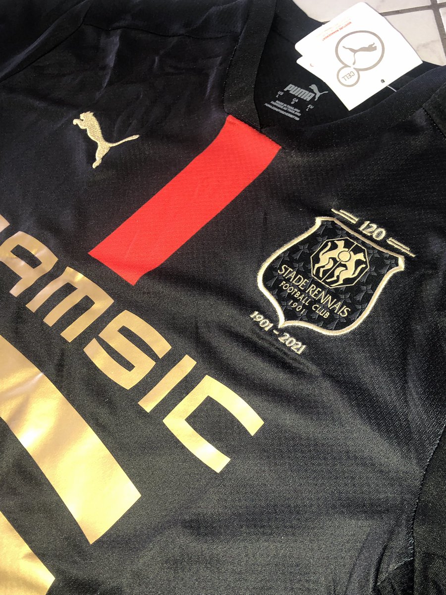 hugo_35_'s tweet photo. Sublime🔴⚫️ 
Merci @MaillotFactory4 https://t.co/sqJULAuqVb