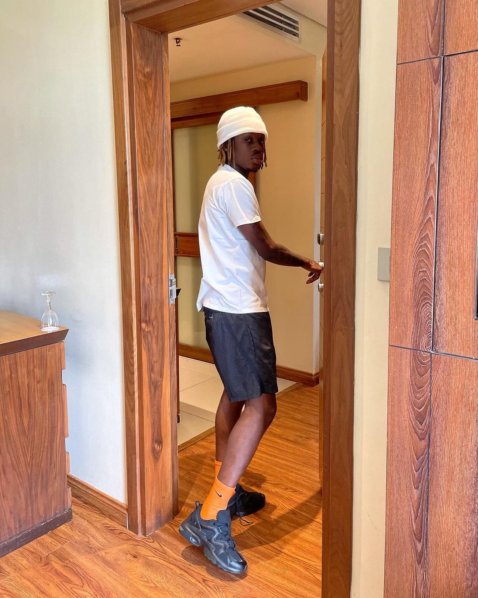 FireboyGallery's tweet photo. 📷🥵 https://t.co/K1uVhJM2Dg