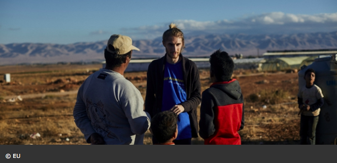 Eurodesk's tweet photo. 🔎👀Looking for #volunteering opportunities in #humanitarian aid? Check the vacancies within the #EUAidVolunteers. You need to be over 18 yo &amp; be a citizen of an 🇪🇺 Member State or a long-term resident in the #EU ❤️🙌 
DDL: 9-11-25 April 👉 https://t.co/hLauWKP9VC https://t.co/RsIENyoyHB