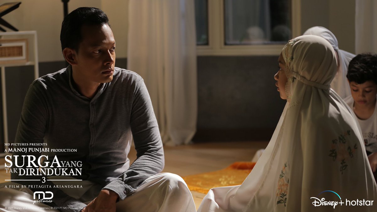 Surga Yang Tak Dirindukan (@filmsytd) on Twitter photo Seiring beranjaknya usia remaja, Nadia mulai menutup diri terutama kepada Meirose dan Pras. Bagaimana ayah dan bunda menghadapinya?
#SYTD3 premier eksklusif mulai 16 April 2021 di <a href="/DisneyPlusID/">Disney+ Hotstar ID</a>, berlangganan dari sekarang! โค๏ธ
#MDPictures
#DisneyPlusHotstarID
#SinemaSpektakuler Seiring beranjaknya usia remaja, Nadia mulai menutup diri terutama kepada Meirose dan Pras. Bagaimana ayah dan bunda menghadapinya?
#SYTD3 premier eksklusif mulai 16 April 2021 di <a href="/DisneyPlusID/">Disney+ Hotstar ID</a>, berlangganan dari sekarang! โค๏ธ
#MDPictures
#DisneyPlusHotstarID
#SinemaSpektakuler