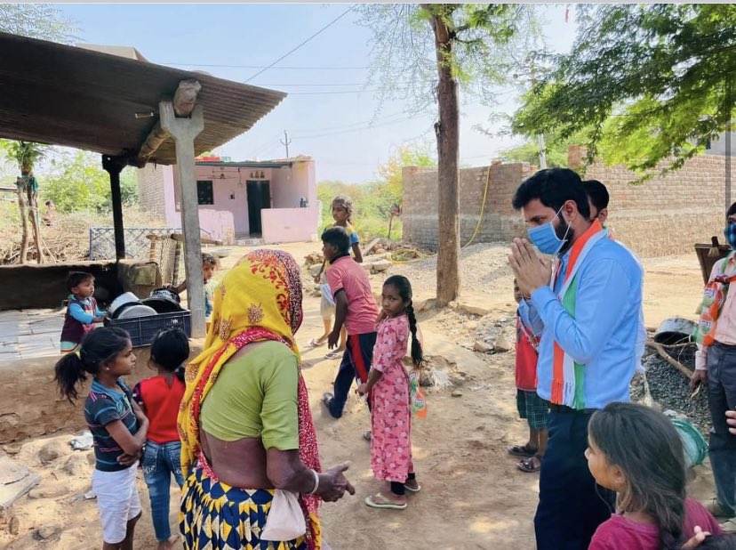 Bhavesdesai9094's tweet photo. Gandhinagar municipal corporation election 2021 #doortodoor #Randheja #Gandhinagar #Gujrat #VoteForCongress @IYCGujarat @IYC @INCGujarat https://t.co/kL0nqaM57o