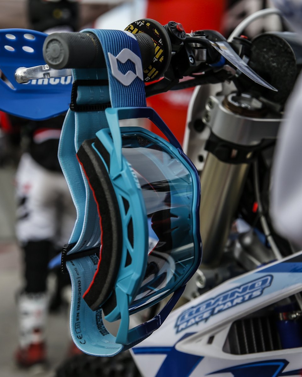 Blue on blue. The weapon of choice of TM Baono Factory Racing Team. The Prospect goggle #SCOTTmoto #SCOTTgoggles #DefendYourVision 📷: Cristiano Morello