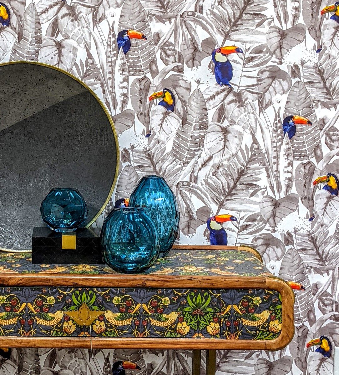 Temporary wallpaper with color and style! Shown: Toucan in the color Newspaper
<a href="/Tempaper/">Tempaper</a> #MelangeDesignCo #InteriorDesign #Wallpaper #Design #LoganUT