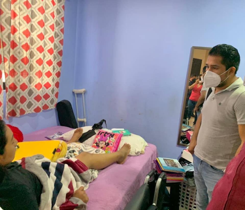 yennylopezqroo's tweet image. 👫👫👫 Siempre buscaremos la manera de ayudar a quien más lo necesita haciendo equipo🥰

“Lo qué haces por ti, se queda contigo. Pero lo qué haces por los demás, permanece en la memoria del universo”.