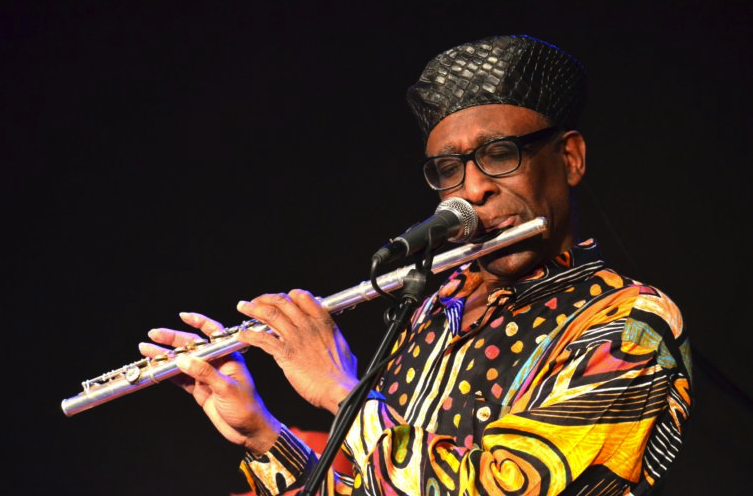 OmroepDelft's tweet photo. Vandaag is de Surinaams Delftse musicus Ronald Snijders 70 jaar geworden. Op zondag 11 september om 21:00 uur een gesprek met hem in de Jazzmix over zijn muzikale loopbaan. https://t.co/dFNooYpb4E