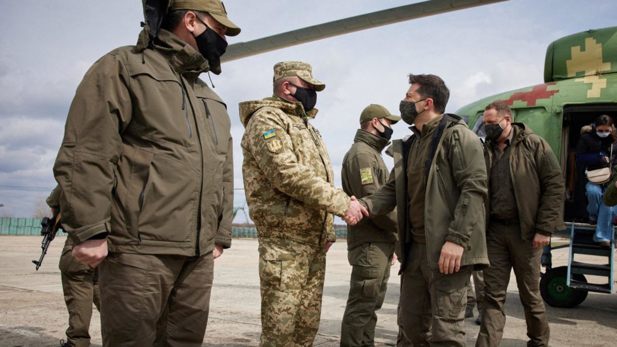أوكرانيا ميركل تدعو روسيا إلى خفض قواتها والرئيس زيلينسكي يزور الجبهة شرق البلاد