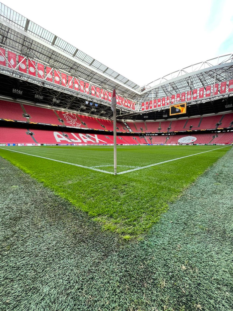 AFCAjax's tweet photo. ❌❌❌ = R E A D Y
Who's behind us tonight?!

#UEL #ajarom https://t.co/ZeD0PSWZpE