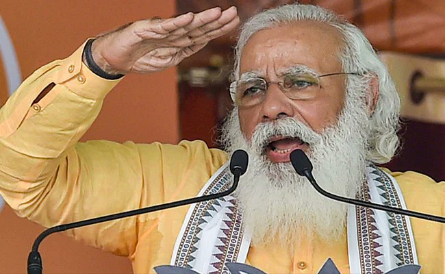 nikkhhiljethwa's tweet photo. What if the lockdown gets extended till next 3 months, are we ready to face it ??
#MiddleClass will face a big loss and harassment ?
@PMOIndia @narendramodi what is the plan to save #MiddleClass ? Will U provide Fix Income to families ?

Nor U Gave #moratorium neither any relief. https://t.co/rI09Oko329