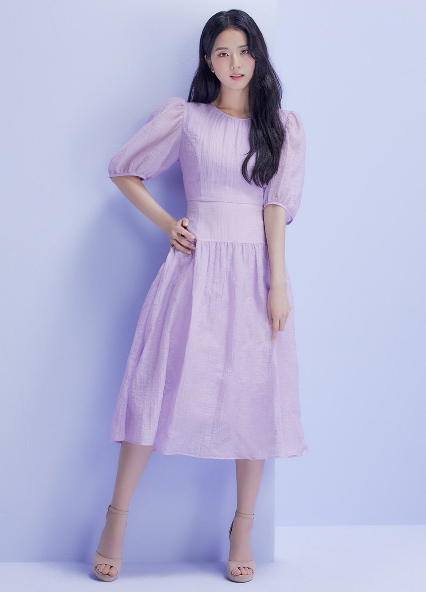 soyaaa_r's tweet photo. PERFECT 🐰😍

ITxJISOO PURPLE LINE
@BLACKPINK #JISOO 

           💜                                    💛 https://t.co/xclmIWOWIB
