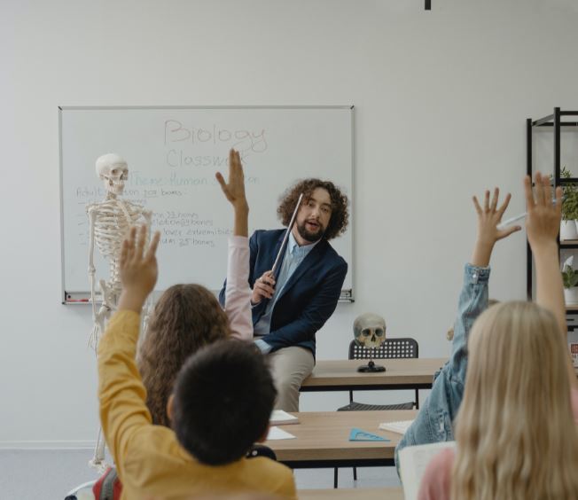 rev_insta's tweet photo. "GCSEs and A-levels 2021: Students are behaving better in school because they know teachers will decide grades"

Read more with @theipaper: https://t.co/K4I4IbHWHh

#gcse #alevel #secondaryschool #exams #gcse2021 https://t.co/NYvvZPE0kY
