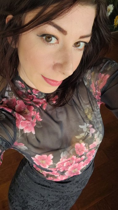 This outfit makes me feel very boss bitch https://t.co/KPkj96bvWh<a href="/tag/bikiniday"class="tags"><span>#bikiniday</span></a>