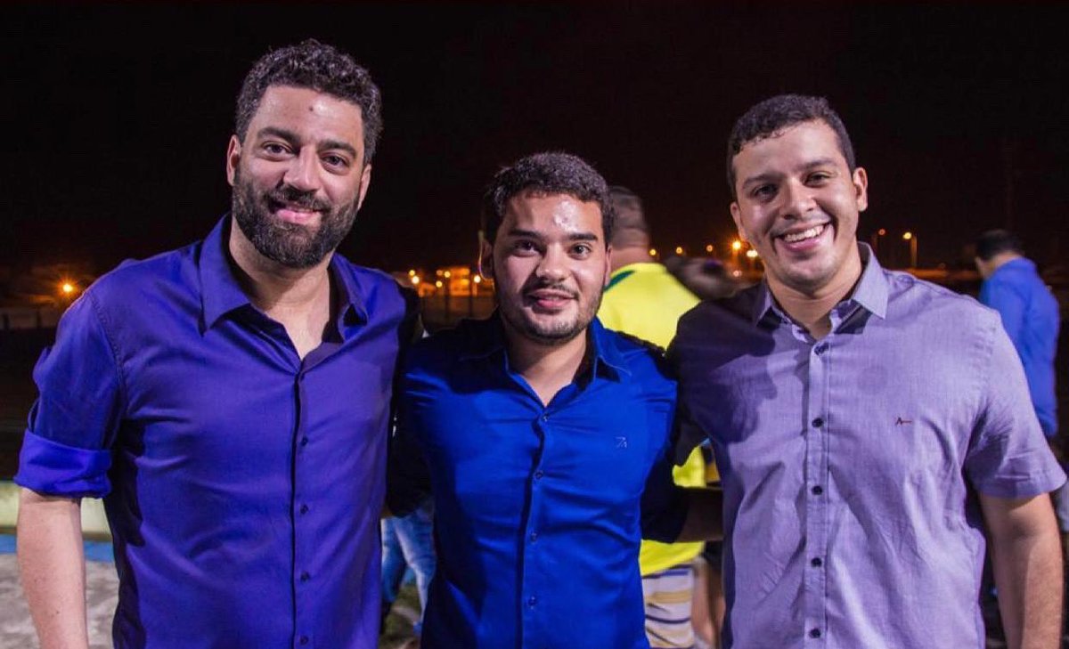 adc_confianca's tweet photo. Iniciamos o dia desejando feliz aniversário ao nosso Presidente do Conselho, @glennyson ! Peça importante, juntamente com a nossa Diretoria, pelo avanço do Dragão, modernização e conquistas recentes 🎂 🐉 

Ressaltamos que a foto acima foi retirada antes da pandemia.😷 https://t.co/TdFvPOMHoN