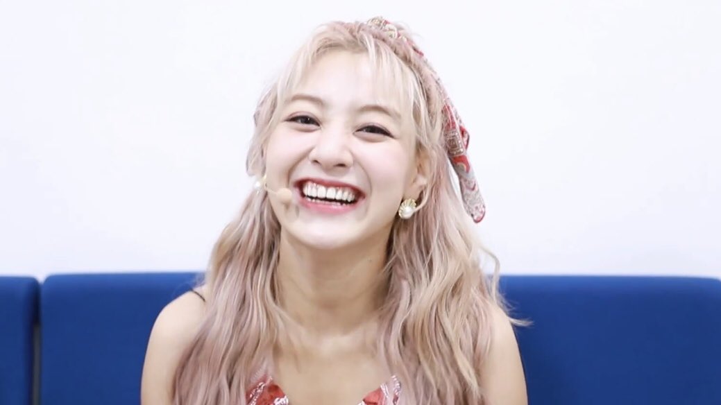 her gummy smile 🥺