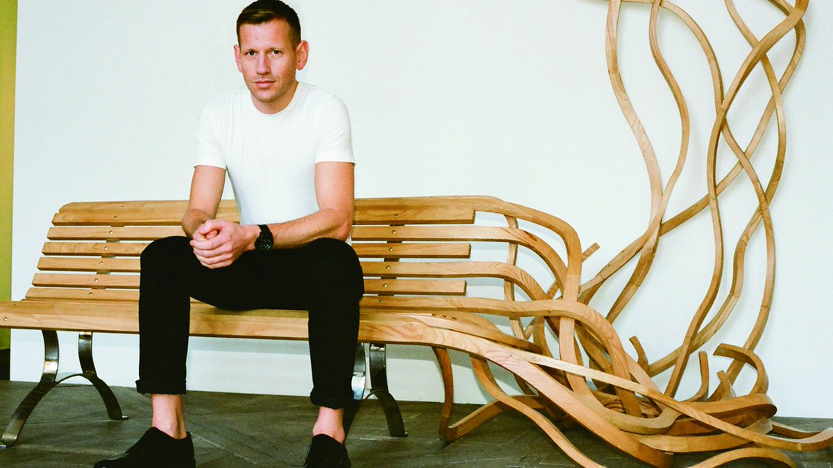 VogueRunway's tweet image. Paul Andrew, Salvatore Ferragamo's creative director, is leaving the house in the midst of restructuring. vogue.cm/VpE7QnE