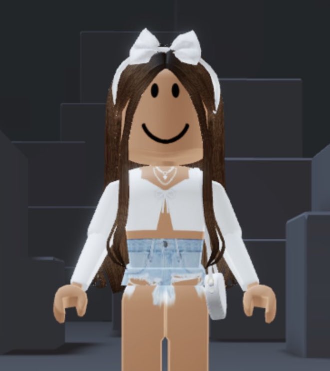 vwithahyphen's tweet photo. commission for @.lcvenickii! #robloxart https://t.co/kkqLaC5LAA