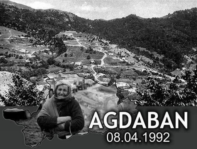 imanyolundaze's tweet photo. Dəhşətli Ağdaban faciəsi — 1992-ci il aprel ayının 8-də — Kəlbəcərin işğalından təqribən bir il əvvəl ermənilər tərəfindən Kəlbəcərin Ağdaban kəndində törədilmişdir. Kəlbəcər rayonunun 130 evdən ibarət Ağdaban kəndi tamamilə yandırılmışdır.
67 nəfərqətl edildi
#Agdaban #8aprile https://t.co/joJBFikLKy
