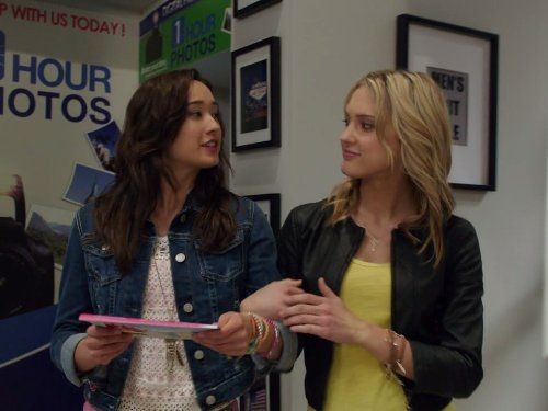 YellowTigeress's tweet image. When hanging out with your best friend having a great time nothing can come between us.