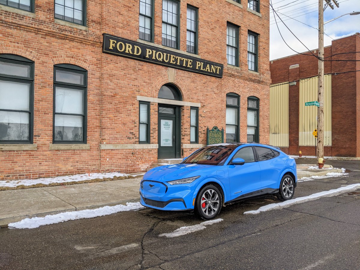 Autoblog tweet media