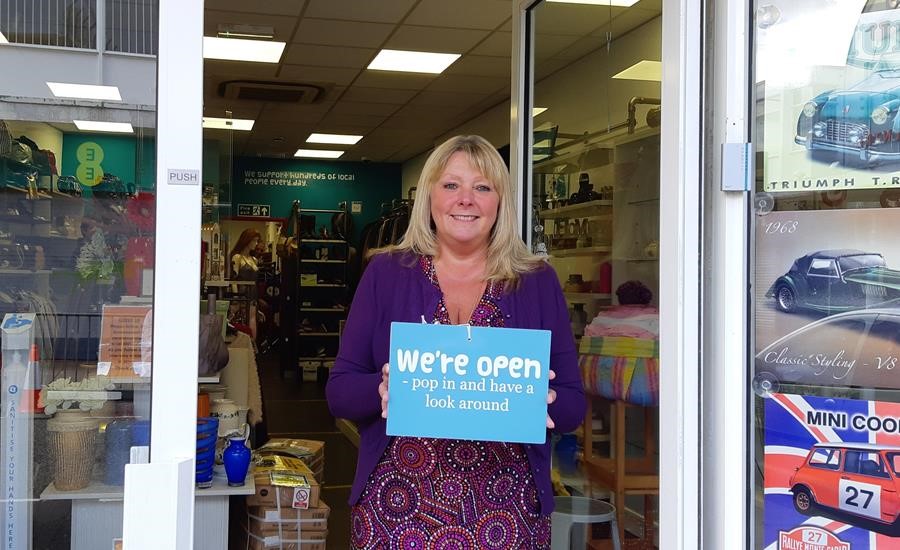 jthospice's tweet image. Our stores are open! 🥳We’re delighted to have reopened our charity shops this morning and can’t wait to welcome back shoppers and donors. Are you out hunting for a bargain today, or looking for somewhere to drop off donations? We'd love to see you! bit.ly/31ZUVyd 🛍️
