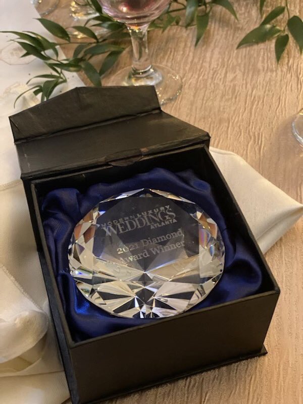 Active was thrilled to receive the 2021 Modern Luxury Weddings Diamond Award for "Best Lighting". We also loved getting to see so many industry friends at the event last week. Here's to a terrific upward swing in 2021! #ActiveProduction #ModernLuxuryWeddings #lighting #av
