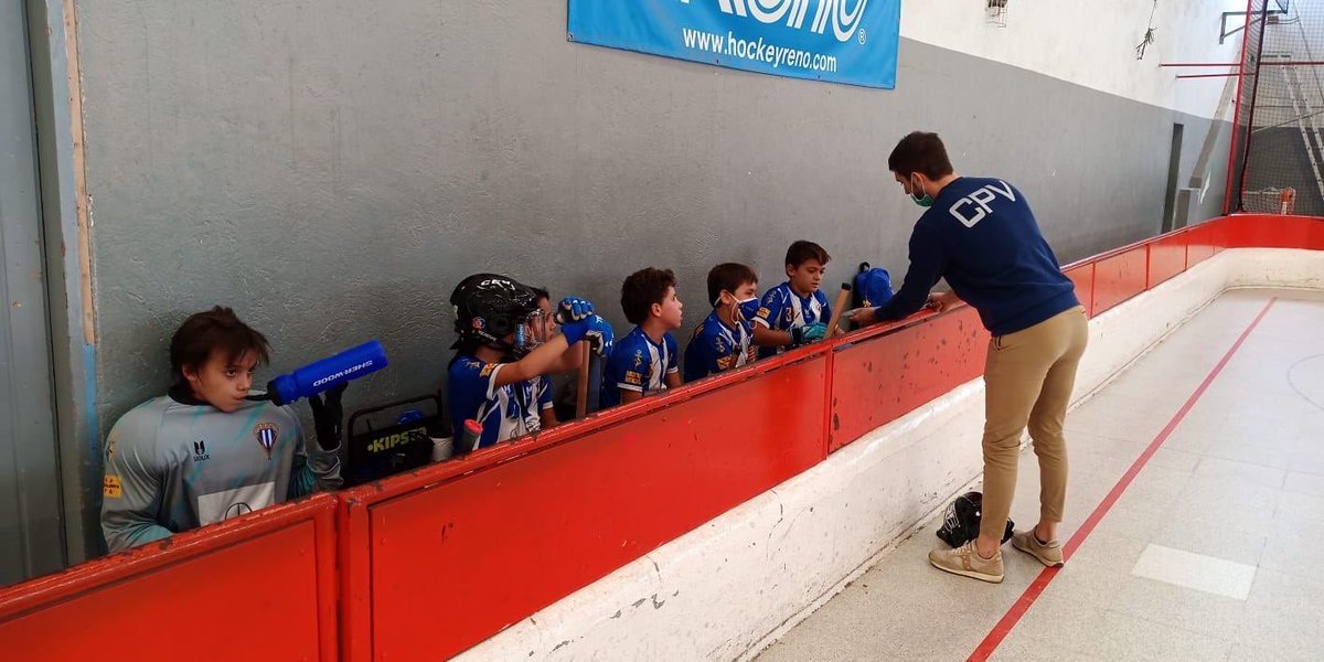 Començem amb les presentacions:
<a href="/rogerfont5/">Roger Font</a> 
Jugador OK lliga del C.P. Voltregà.
Un any al C.P. Vic.
Dos anys a la nacional espanyola del Shum Maçanet.
Cinc anys com entrenador de la base del C.P. Voltregà